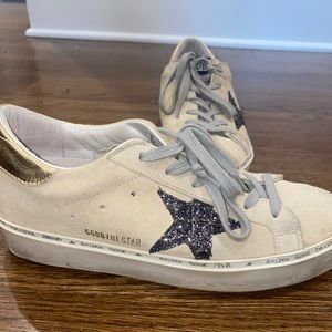 Golden Goose Sneaker. HI STAR